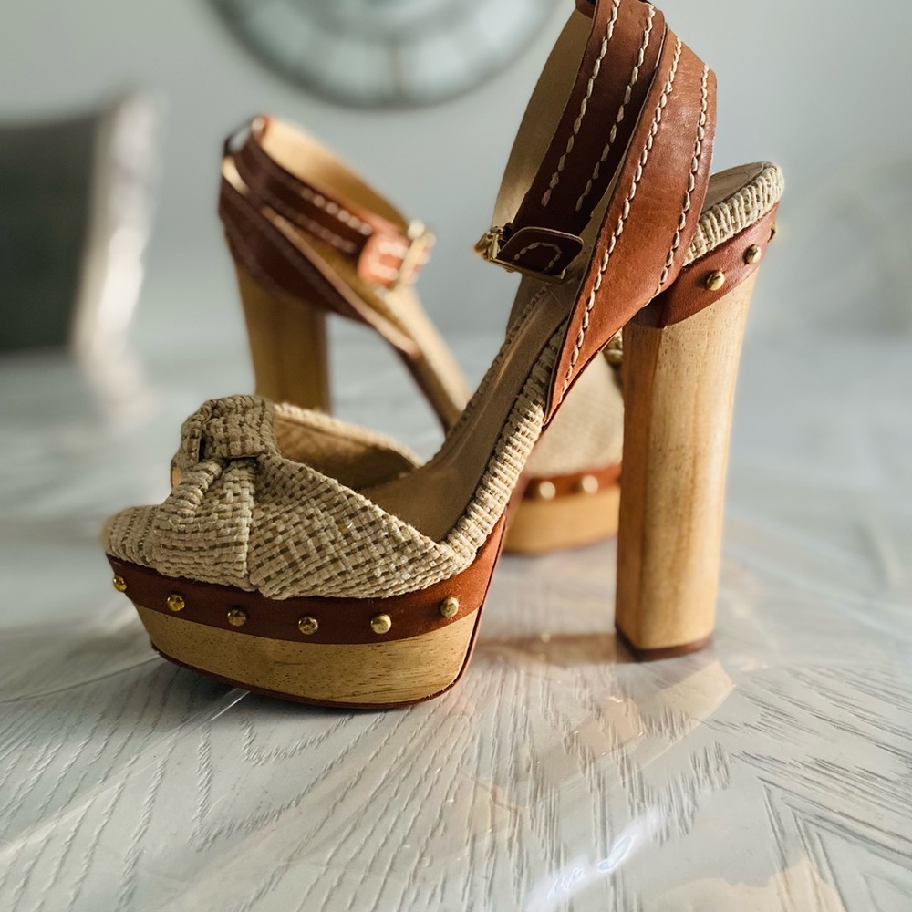 COPY - Woman’s platform sandals